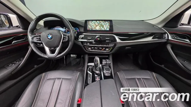 BMW 5-Series 2018 thumb 7