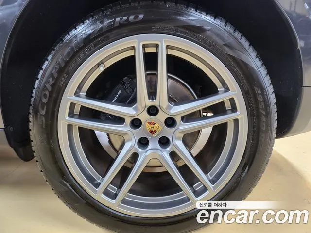 Porsche Macan 2019 thumb 7