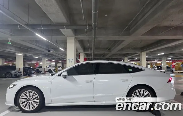 Audi A7 2021 thumb 4