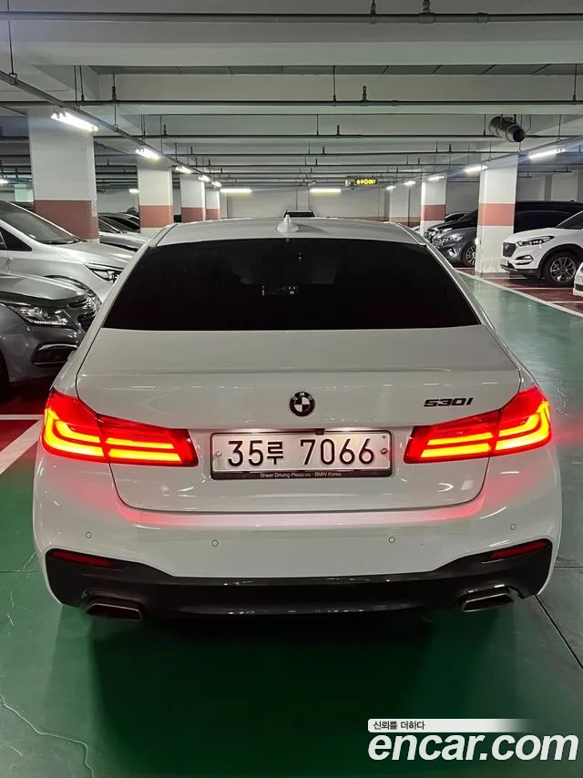 BMW 5-Series 2019 thumb 4