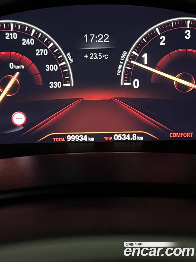 BMW 5-Series 2019 thumb 9