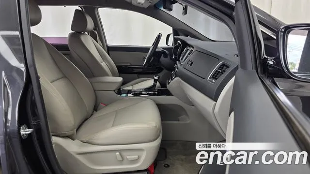 Kia Carnival 2019 thumb 11