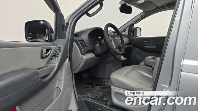 Hyundai Starex 2012 thumb 10