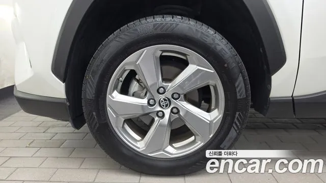 Toyota RAV4 2021 thumb 5