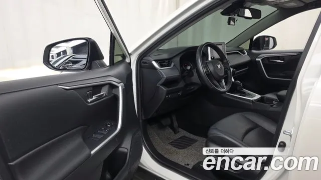 Toyota RAV4 2021 thumb 10