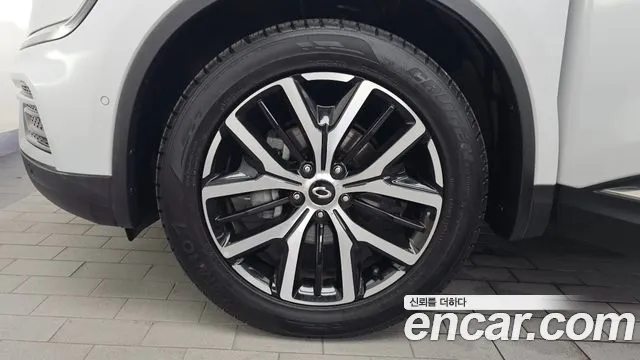 Renault-KoreaSamsung Koleos 2021 thumb 5