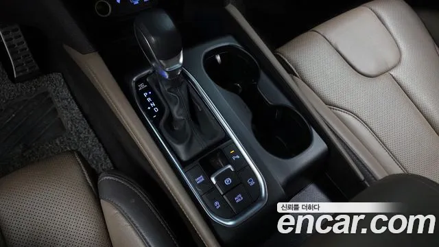 Hyundai Santa Fe 2018 thumb 9