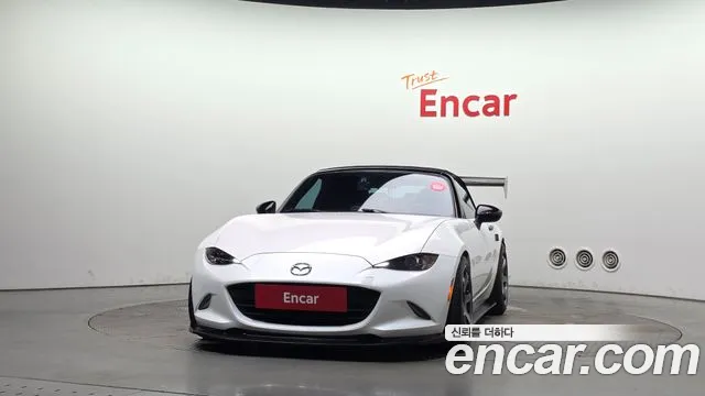 Mazda MX-5 Miata 2019 thumb 3