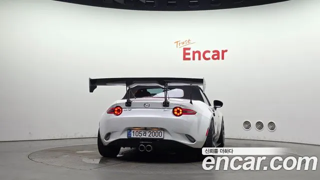 Mazda MX-5 Miata 2019 thumb 4