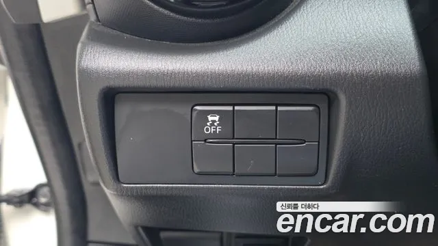 Mazda MX-5 Miata 2019 thumb 12