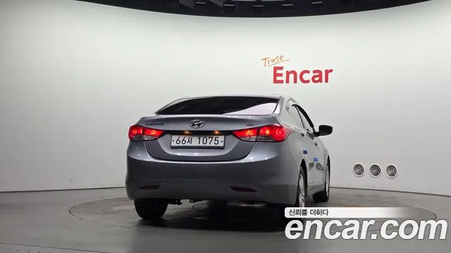 Hyundai Avante 2013 thumb 4