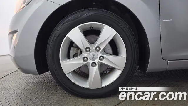 Hyundai Avante 2013 thumb 5