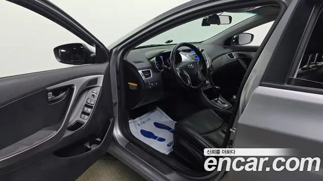 Hyundai Avante 2013 thumb 10