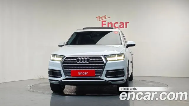 Audi Q7 2019 thumb 3