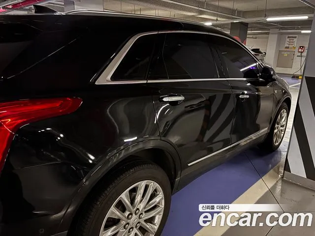 Cadillac XT5 2018 thumb 2