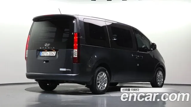 Hyundai Staria 2023 thumb 2