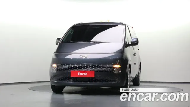 Hyundai Staria 2023 thumb 3