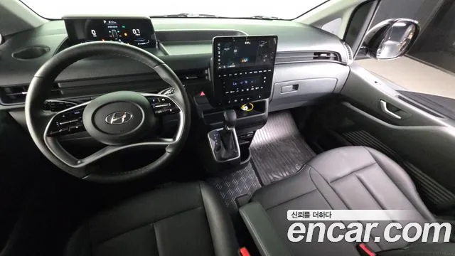 Hyundai Staria 2023 thumb 7
