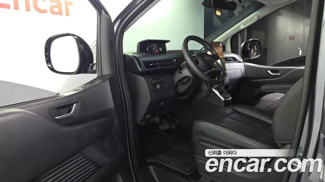 Hyundai Staria 2023 thumb 10