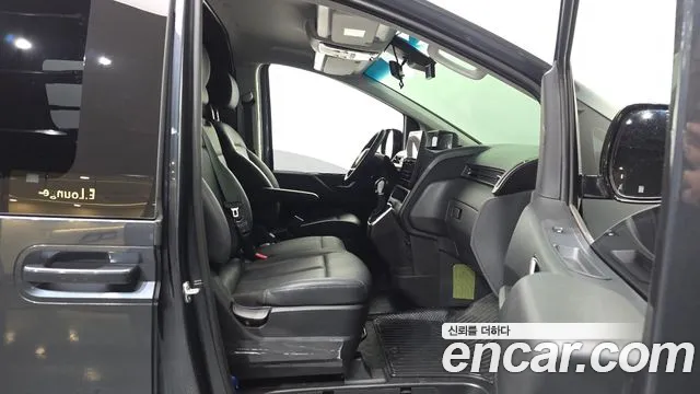 Hyundai Staria 2023 thumb 11