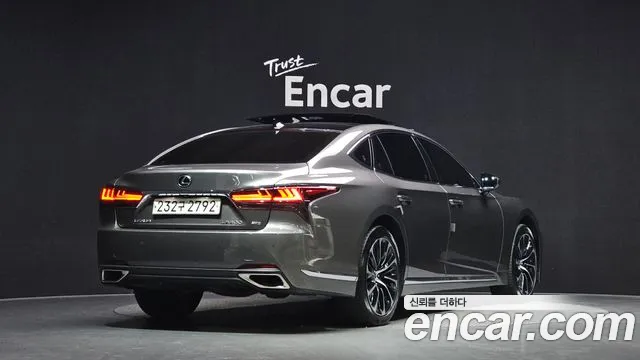 Lexus LS 2021 thumb 2