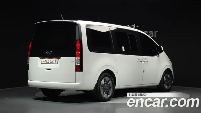 Hyundai Staria 2022 thumb 2