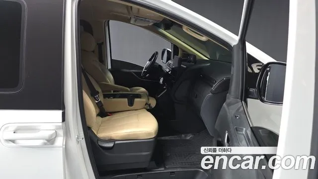Hyundai Staria 2022 thumb 11