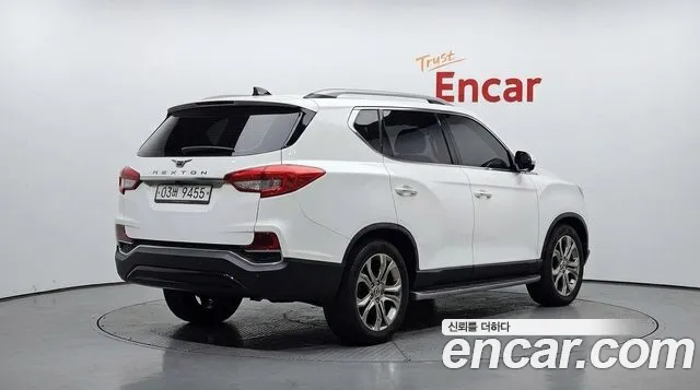 KG_Mobility_Ssangyong Rexton 2017 thumb 2