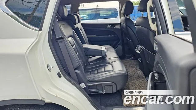 KG_Mobility_Ssangyong Rexton 2017 thumb 12