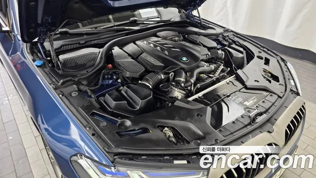 BMW 5-Series 2020 thumb 6