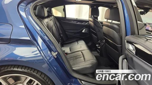 BMW 5-Series 2020 thumb 12