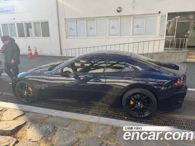 Maserati GranTurismo 2016 thumb 8