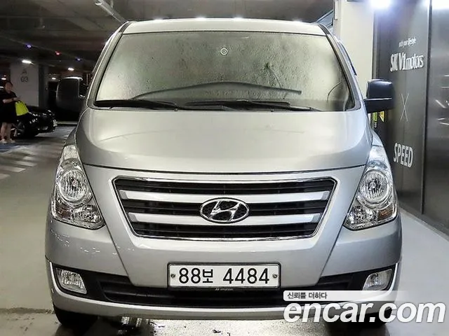 Hyundai Starex 2017 thumb 2