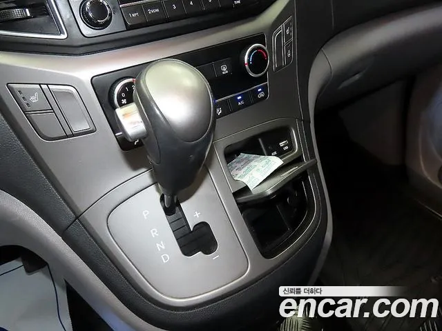 Hyundai Starex 2017 thumb 12