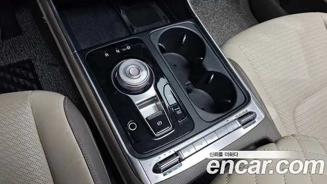 Kia Carnival 2024 thumb 8