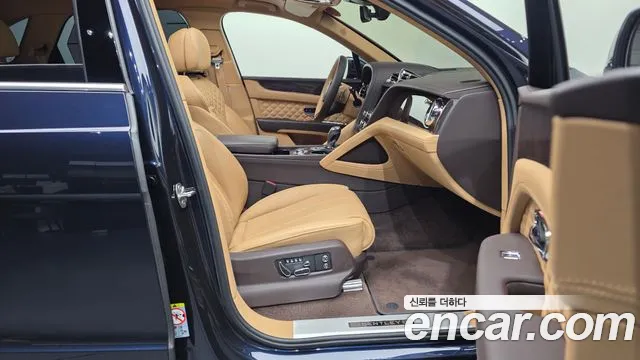 Bentley Bentayga 2022 thumb 11