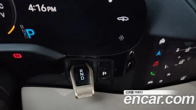 Porsche Taycan 2022 thumb 9