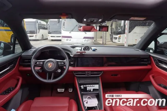 Porsche Macan 2025 thumb 7