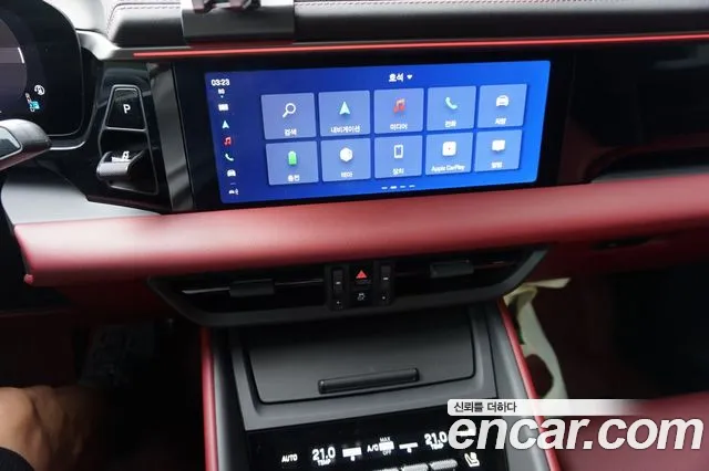 Porsche Macan 2025 thumb 11
