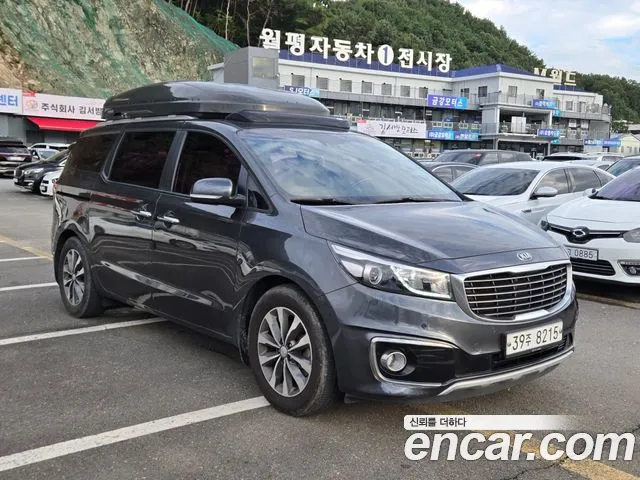 Kia Carnival 2018 thumb 3