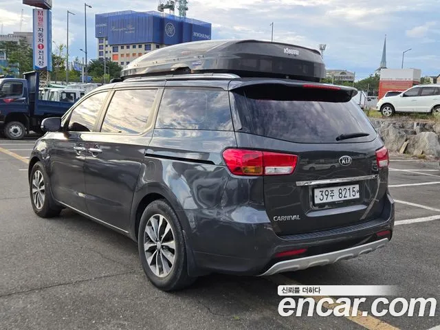 Kia Carnival 2018 thumb 4