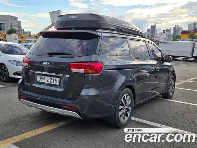 Kia Carnival 2018 thumb 6