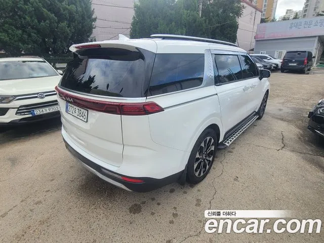 Kia Carnival 2021 thumb 4