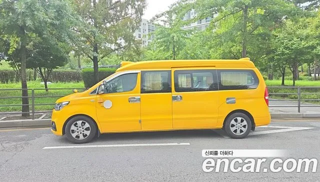 Hyundai Starex 2018 thumb 2