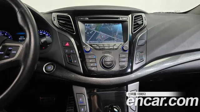 Hyundai i40 2014 thumb 12