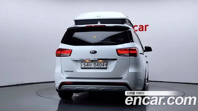 Kia Carnival 2016 thumb 4