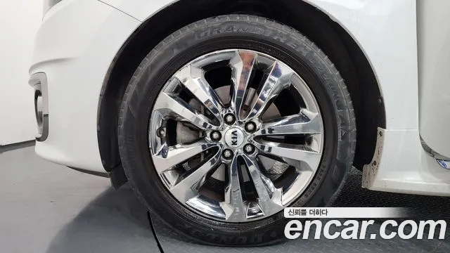 Kia Carnival 2016 thumb 5