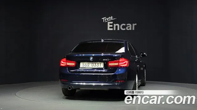 BMW 3-Series 2016 thumb 4