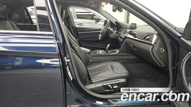 BMW 3-Series 2016 thumb 11
