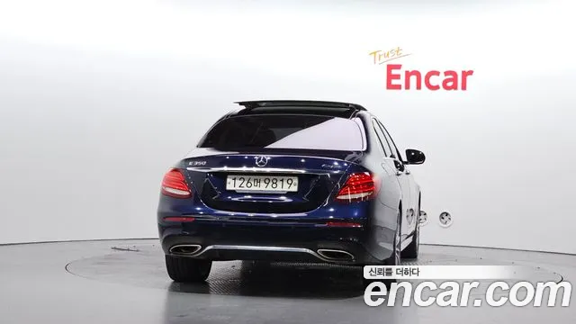 Mercedes-Benz E-Класс 2019 thumb 4